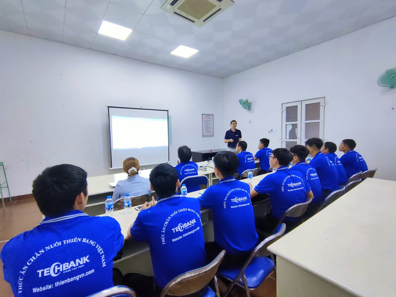 CHƯƠNG TRÌNH ĐÀO TẠO TÂN BINH - NHÂN VIÊN KỸ THUẬT THƯƠNG MẠI THÁNG 11 - 2020